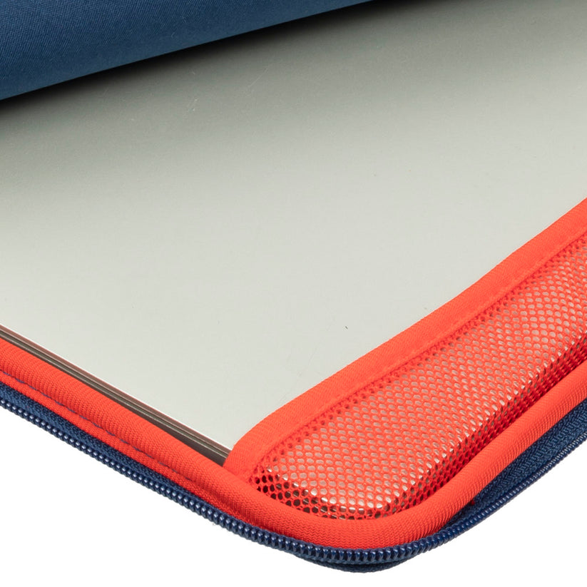 RIVACASE 5224 dark blue MacBook Air 15 sleeve / 12