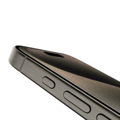 Proteggi schermo UltraGlass 2 antimicrobico per iPhone 16 Pro con supporto per l’installazione incluso