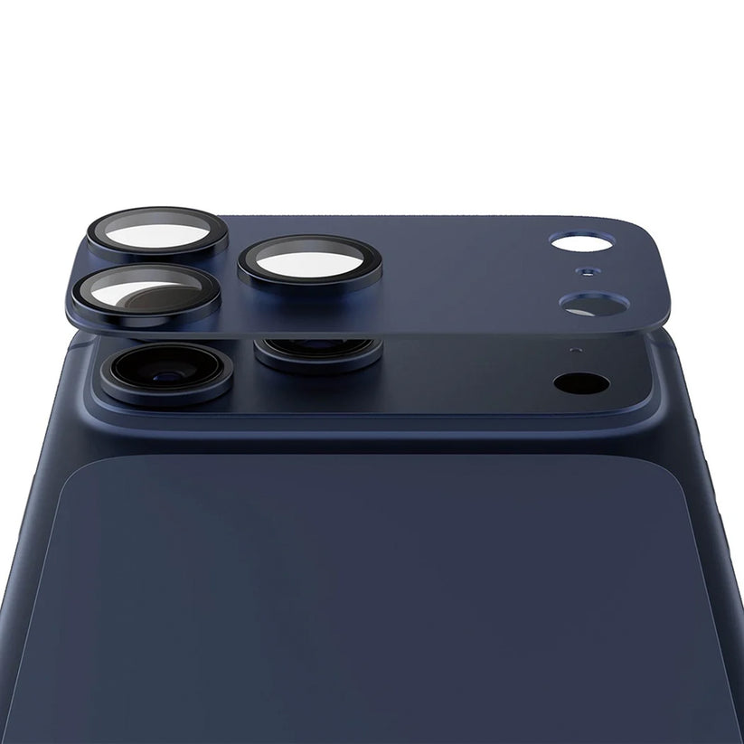 PanzerGlass Fender - Protezione per la fotocamera di iPhone 17 Pro blu profondo