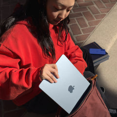 MacBook_Air_13-inch_M4_Sky_Blue_PDP_Image_Position_8__ITIT