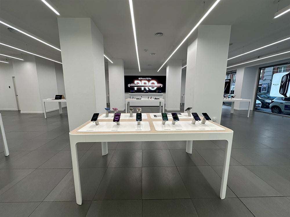 R-Store Napoli Chiaia Foto 2