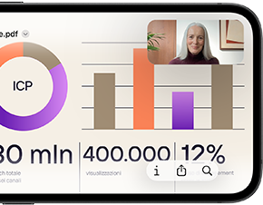 Un iPhone 17e in orizzontale che mostra una chiamata FaceTime per revisionare una presentazione nell’app Anteprima