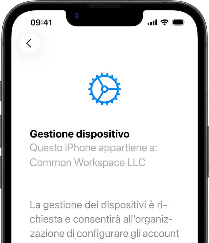 Vista parziale di iPhone 17e in verticale, con l’app Impostazioni e la sezione Gestione dispositivo aperta
