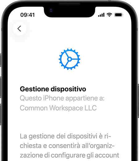 Vista parziale di iPhone 17e in verticale, con l’app Impostazioni e la sezione Gestione dispositivo aperta