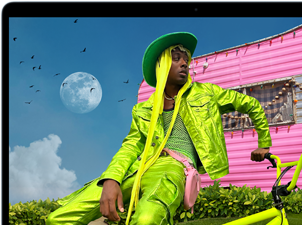 MacBook Air aperto per mostrare il display Liquid Retina